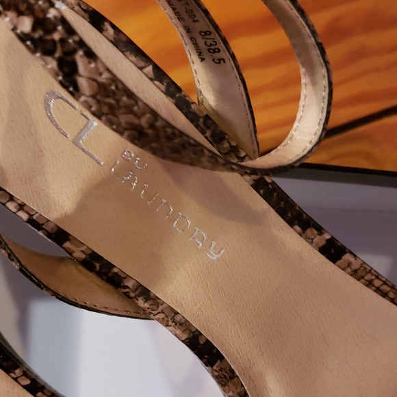 Snake Print Shoes - Picture 2 of 5